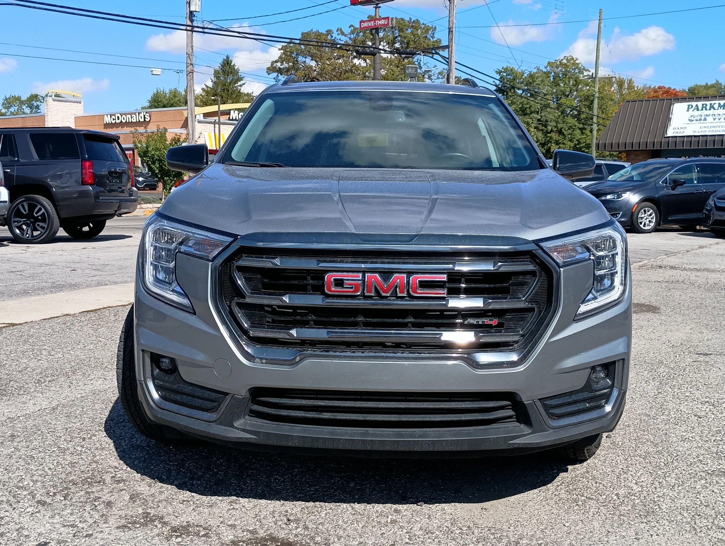 Used 2023 GMC Terrain AT4 image 2