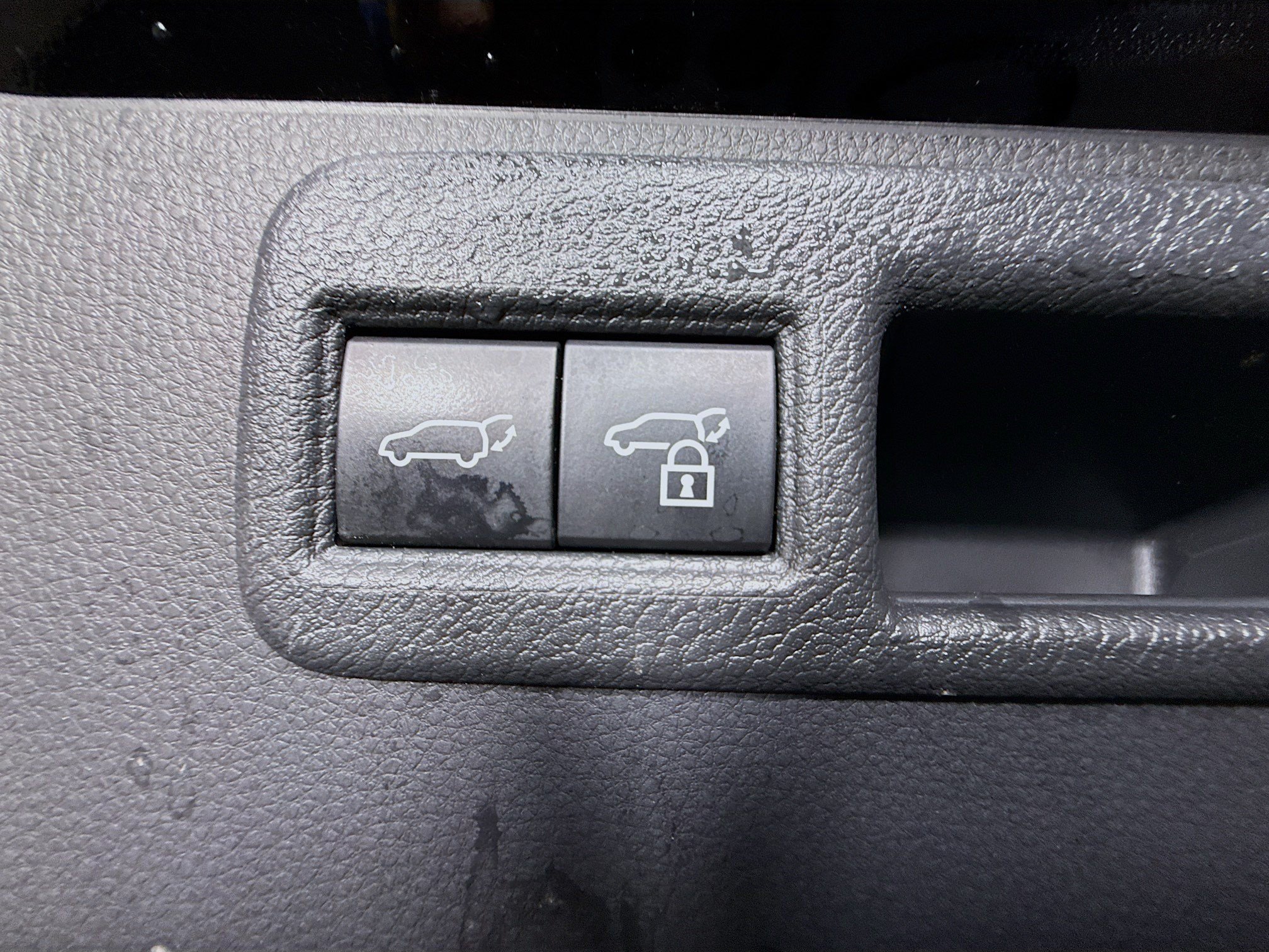 Used 2024 Toyota Venza LE AWD/4WD image 41