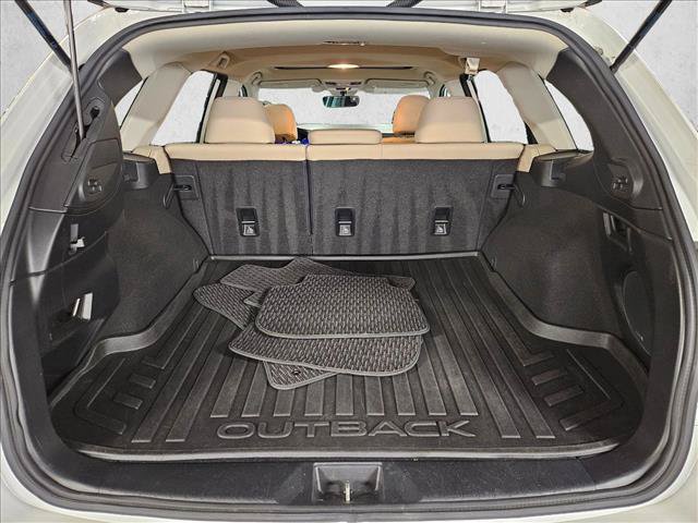 Used 2019 Subaru Outback 2.5i Limited AWD/4WD image 6