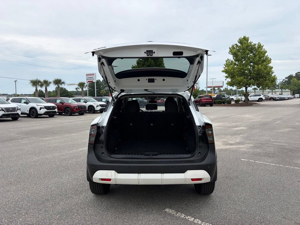 Certified 2025 Nissan Kicks SV w/ Illumination Package FWD image 5