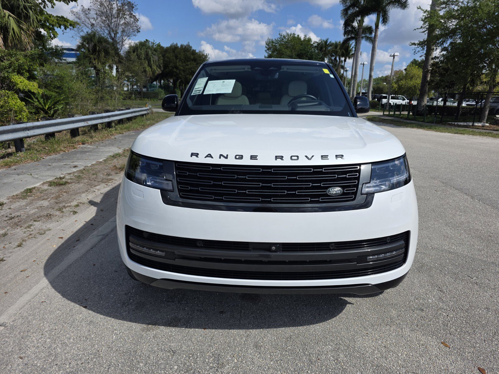 Certified 2024 Land Rover Range Rover SE image 8