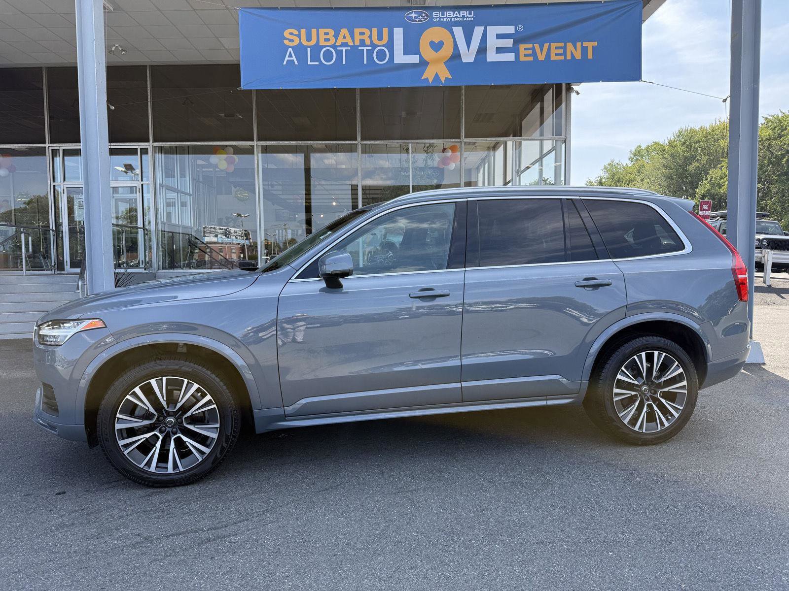 Used 2022 Volvo XC90 T6 Momentum w/ Climate Package