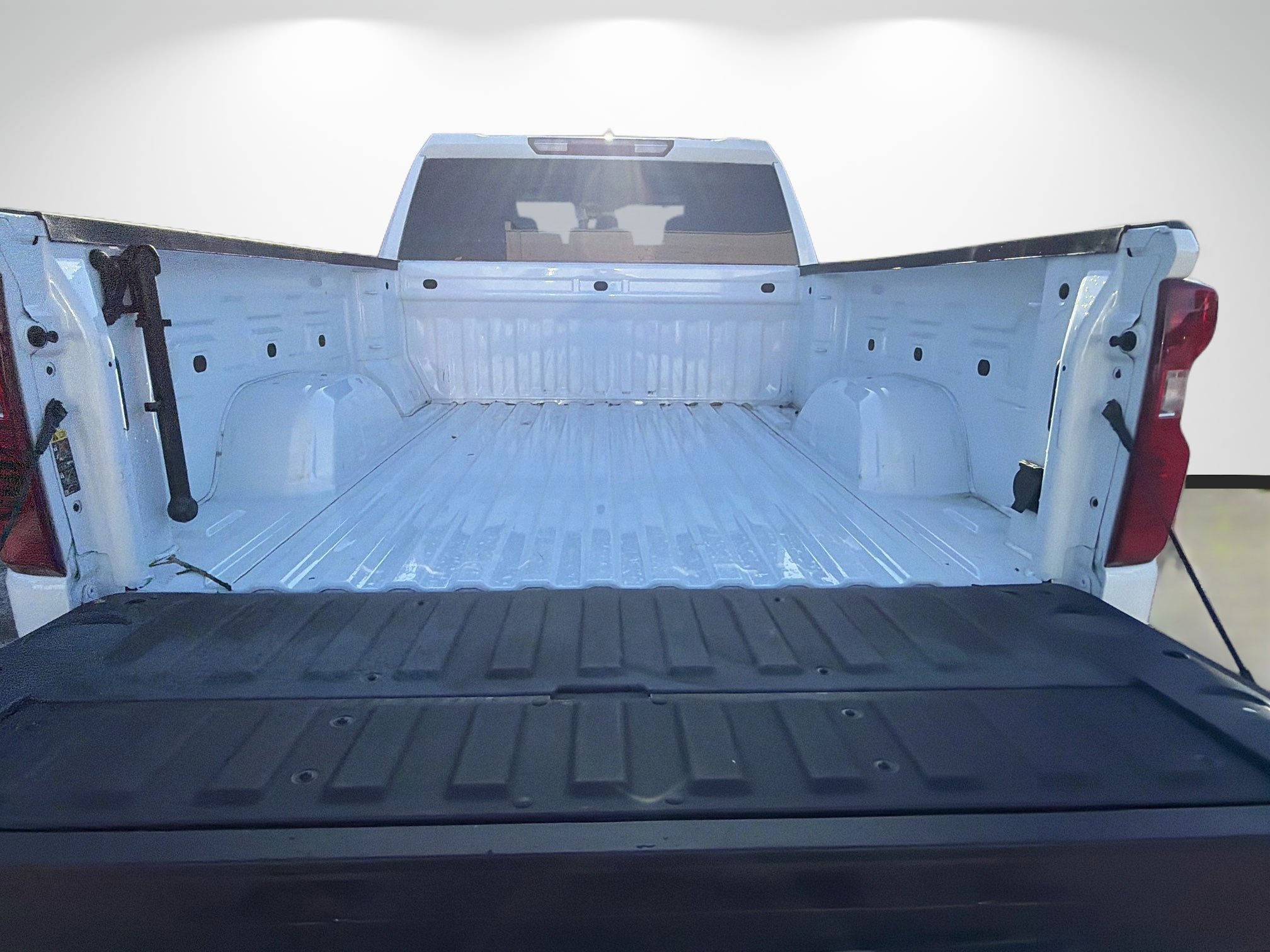 Used 2023 Chevrolet Silverado 1500 LT RWD image 12