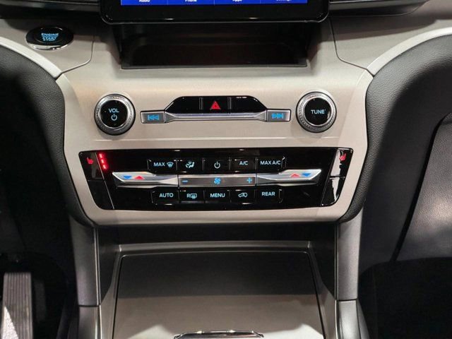 Used 2023 Ford Explorer XLT image 15