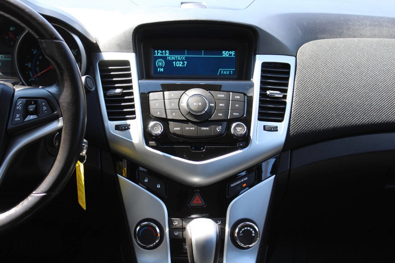 Used 2014 Chevrolet Cruze LT image 32