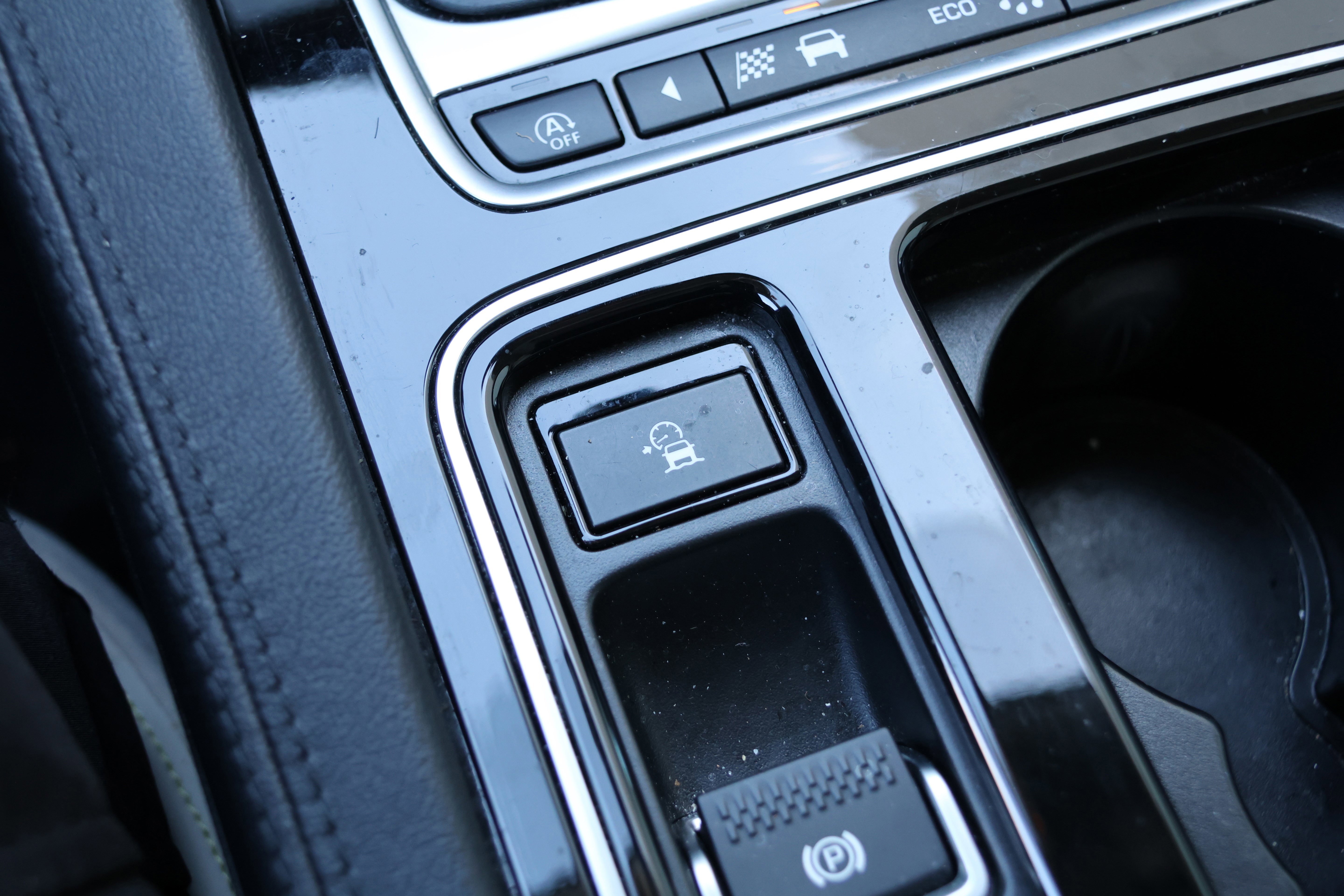 Used 2020 Jaguar F-PACE Prestige image 28