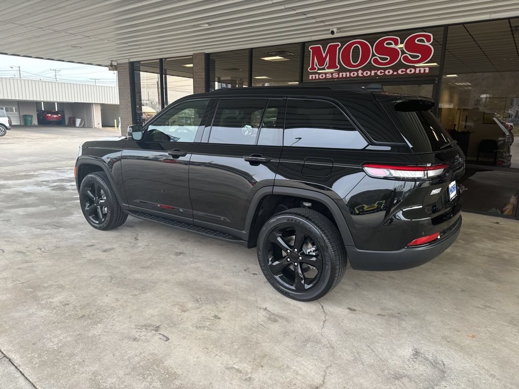 New 2025 Jeep Grand Cherokee 4WD image 6