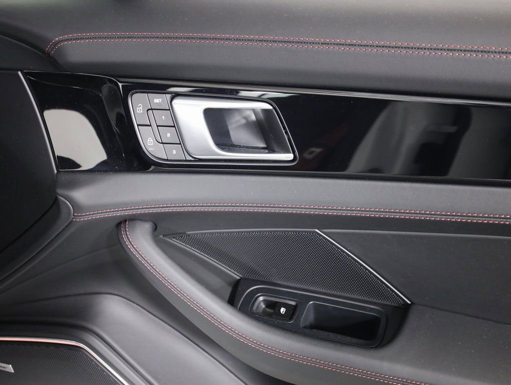 Used 2023 Porsche Panamera 4S image 62