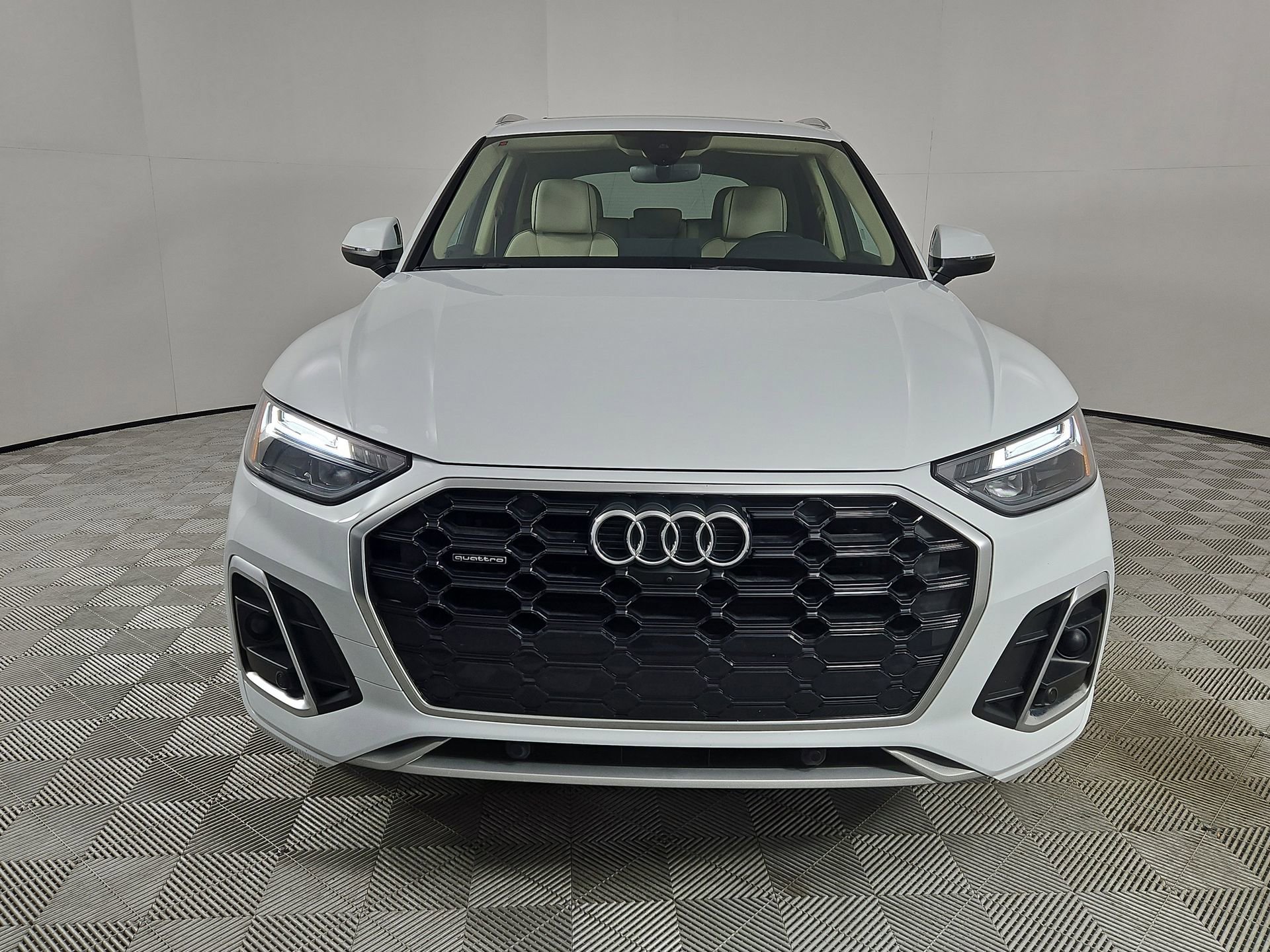 Certified 2023 Audi Q5 2.0T Premium Plus w/ Premium Plus Package image 2