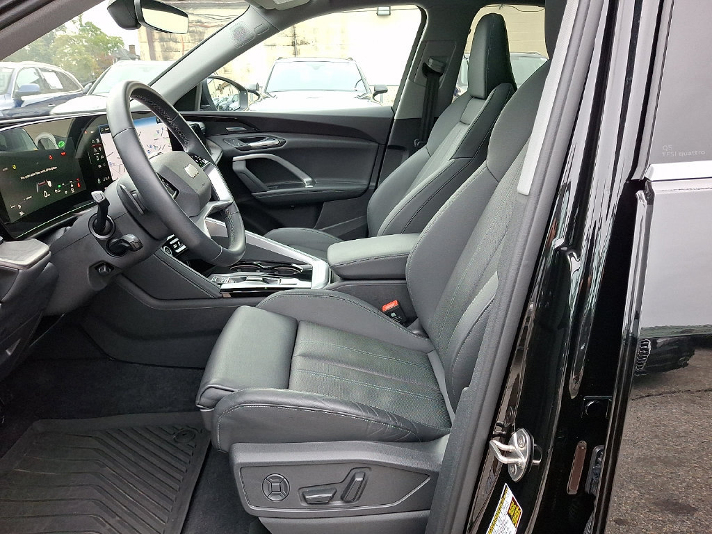 Used 2025 Audi Q5 Premium Plus w/ Premium Plus AWD/4WD image 14