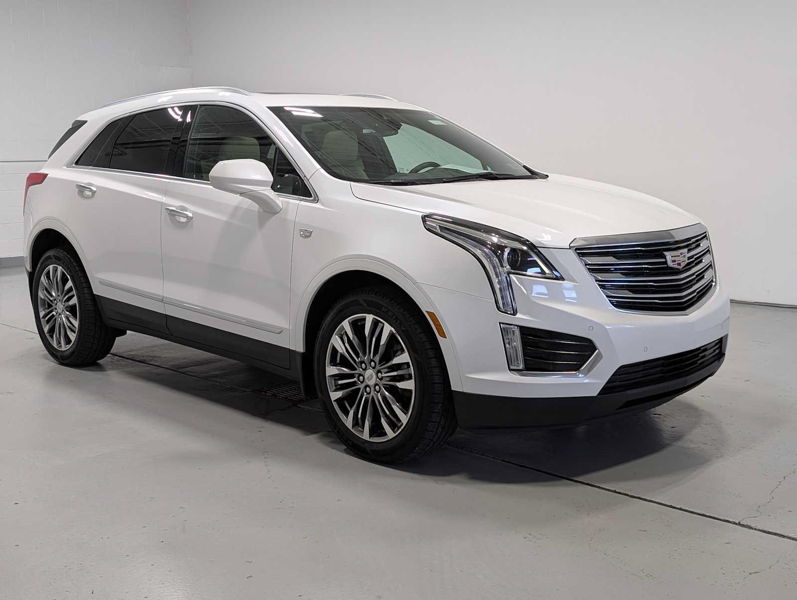 Used 2019 Cadillac XT5 Luxury AWD/4WD image 6