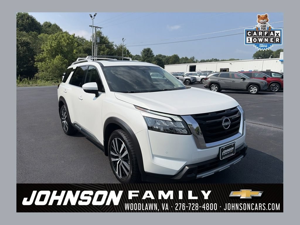 Used 2025 Nissan Pathfinder Platinum w/ Cargo Package AWD/4WD image 1
