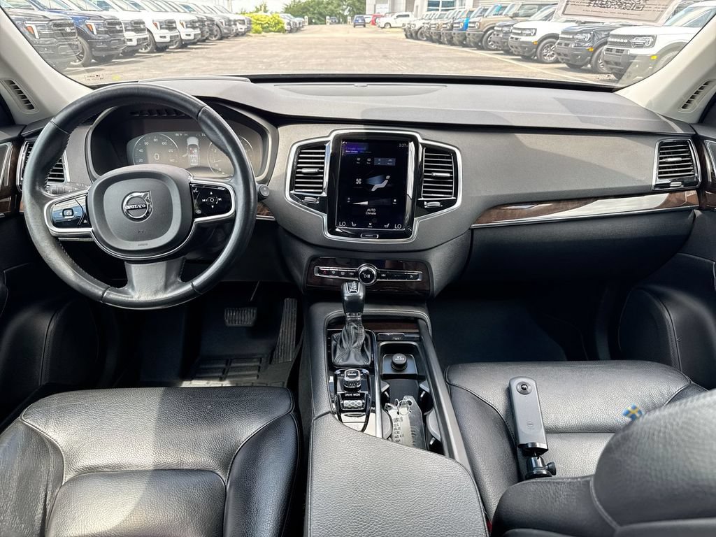 Used 2016 Volvo XC90 T6 Momentum AWD/4WD image 10