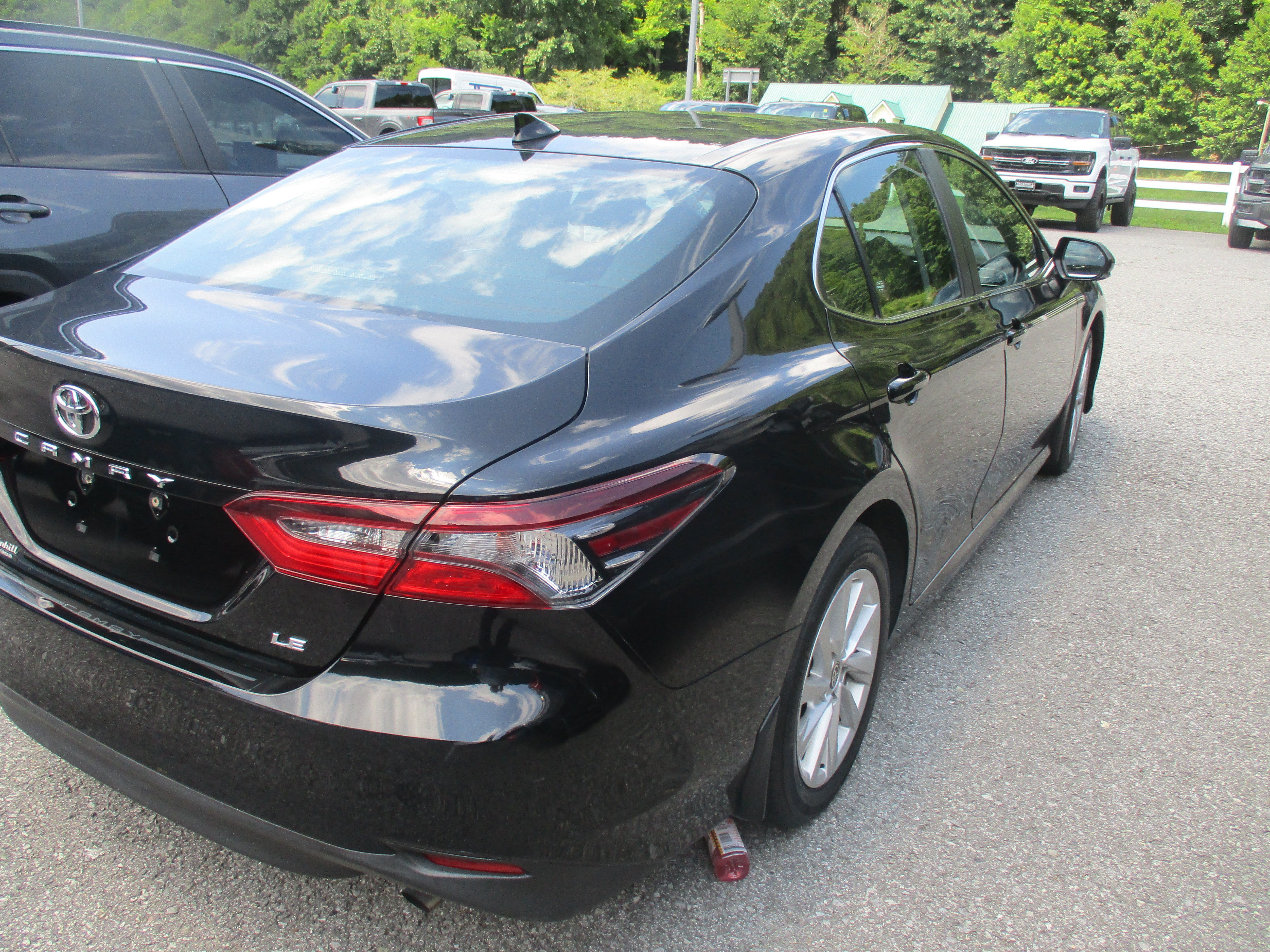 Used 2024 Toyota Camry LE FWD image 4