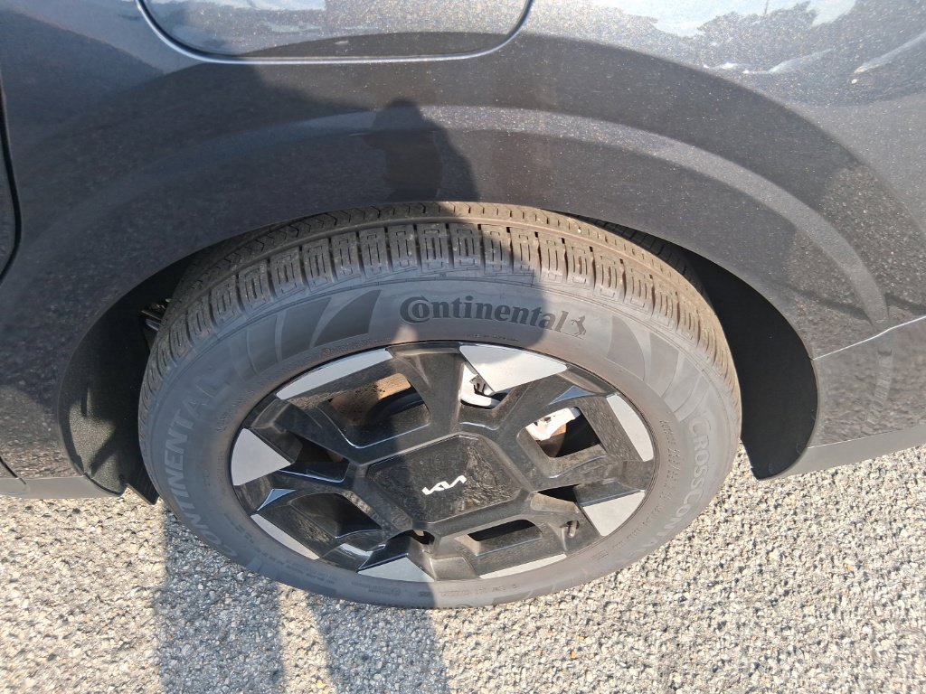 Certified 2026 Kia Carnival EX FWD image 9