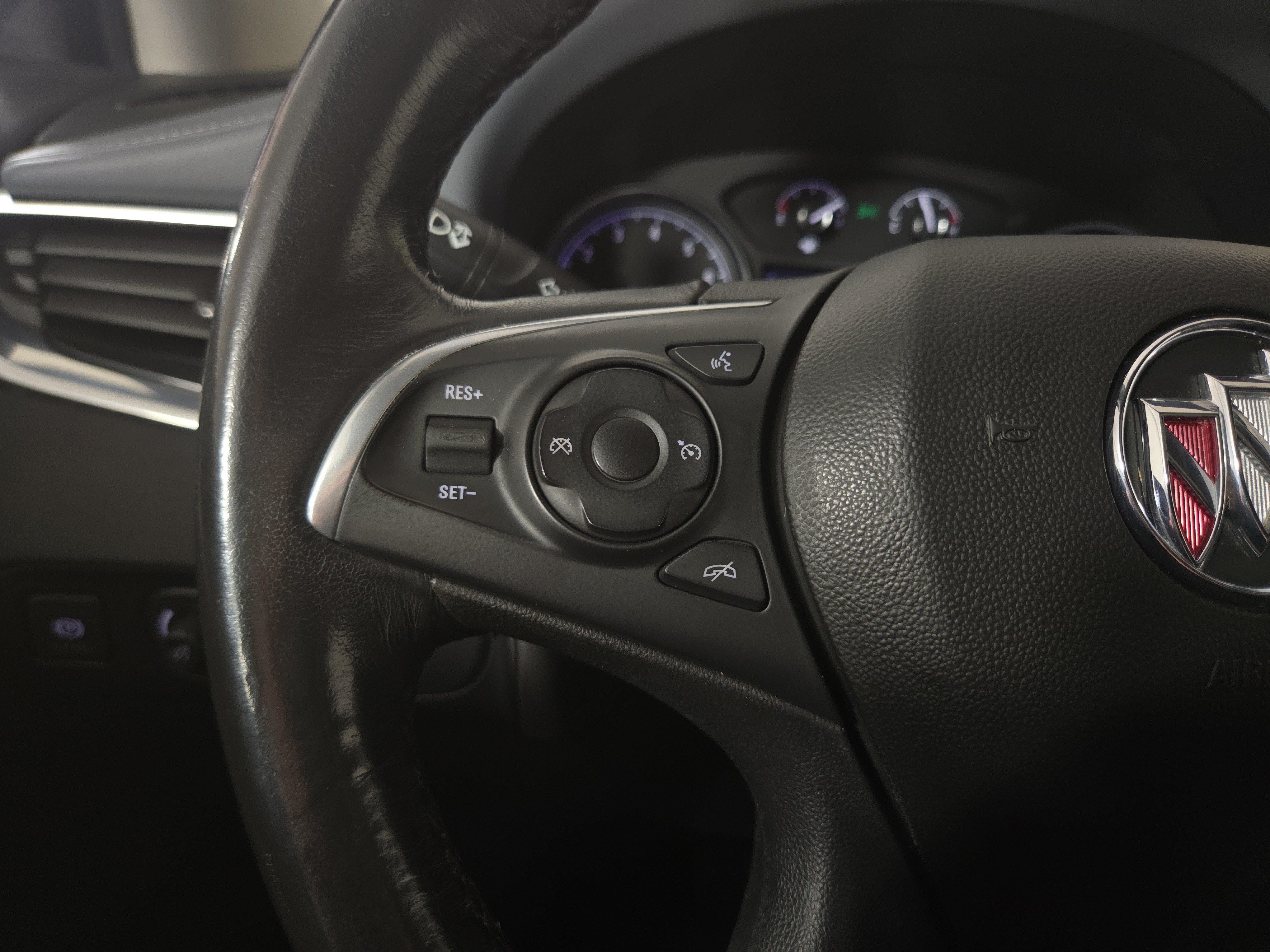 Used 2021 Buick Enclave Essence w/ Sport Touring Edition FWD image 16