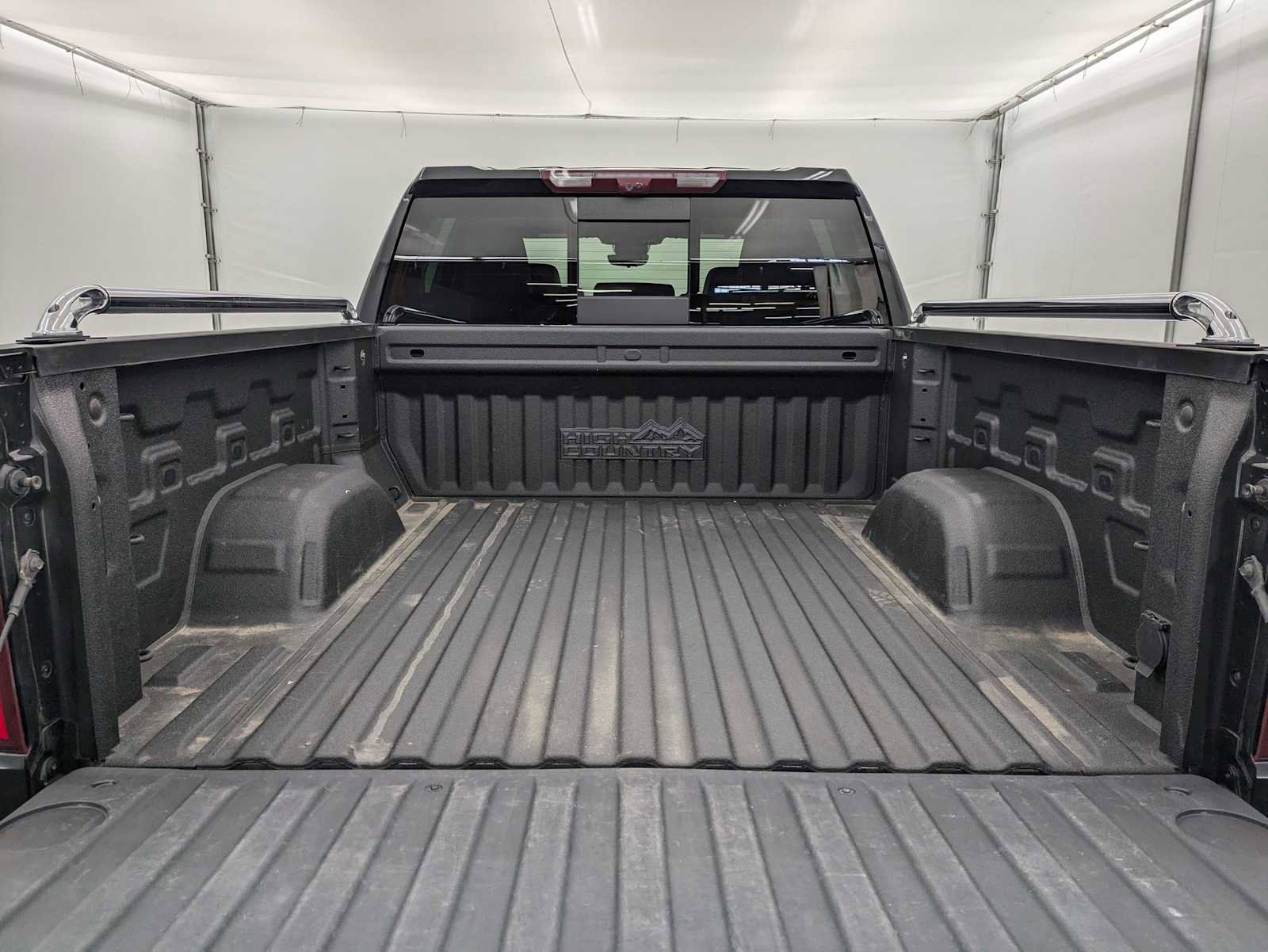 Used 2024 Chevrolet Silverado 1500 High Country w/ Technology Package AWD/4WD image 34