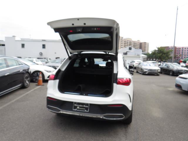 Certified 2023 Mercedes-Benz EQE 350+ 4MATIC SUV w/ AMG Line Exterior Package image 31