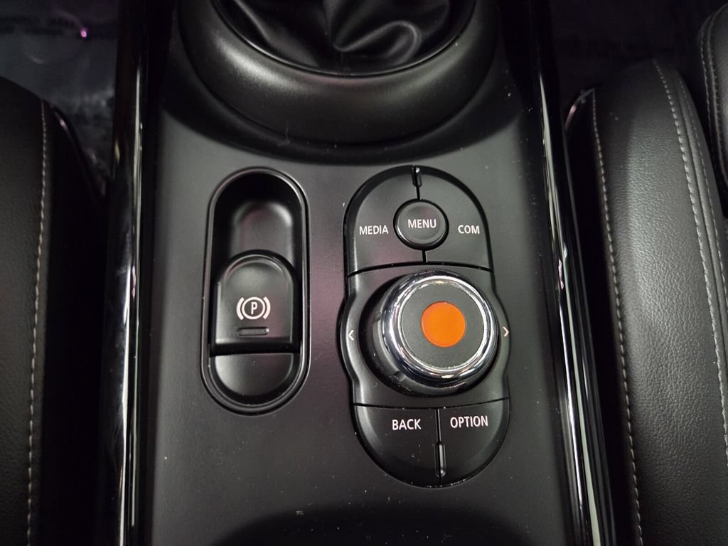 Used 2022 MINI Cooper Clubman S FWD image 17