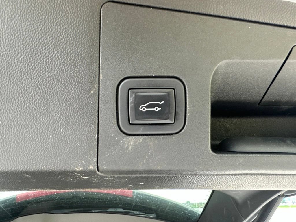 Used 2020 Cadillac XT5 Premium Luxury w/ LPO, Floor Liner Package AWD/4WD image 12