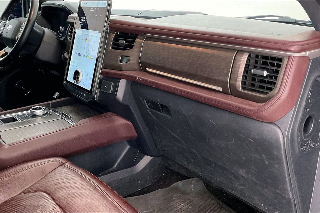 Used 2022 Ford Expedition Limited image 18