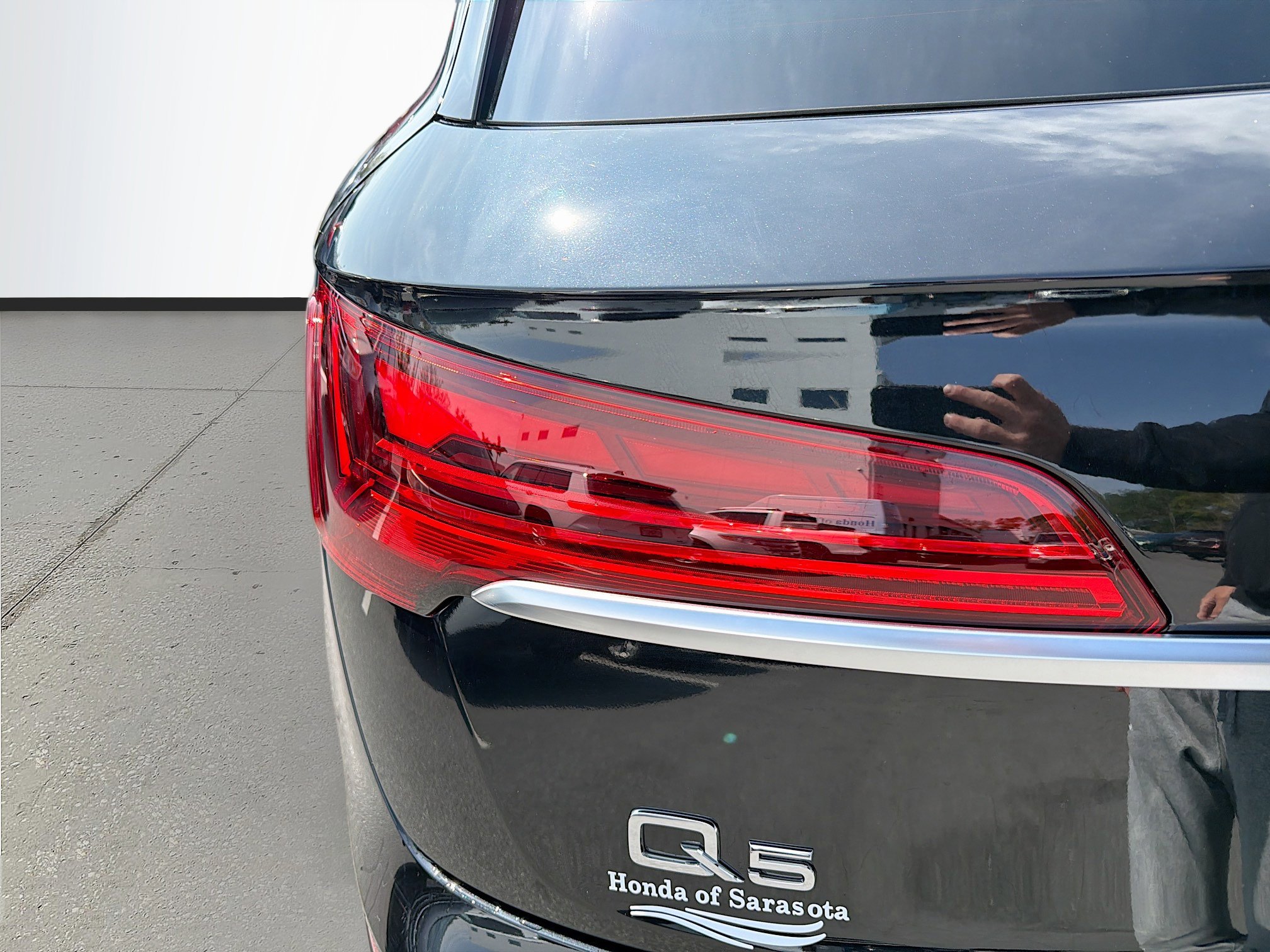 Used 2022 Audi Q5 2.0T Premium w/ Convenience Package image 12