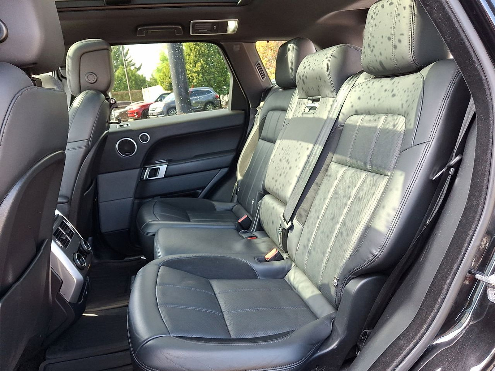 Used 2022 Land Rover Range Rover Sport HST AWD/4WD image 28
