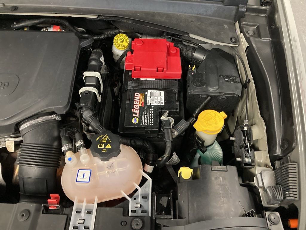 Used 2019 Jeep Renegade Trailhawk w/ UConnect 8.4 Nav Group AWD/4WD image 17