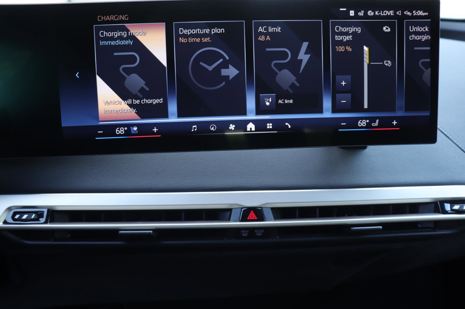 New 2026 BMW iX xDrive60 image 33