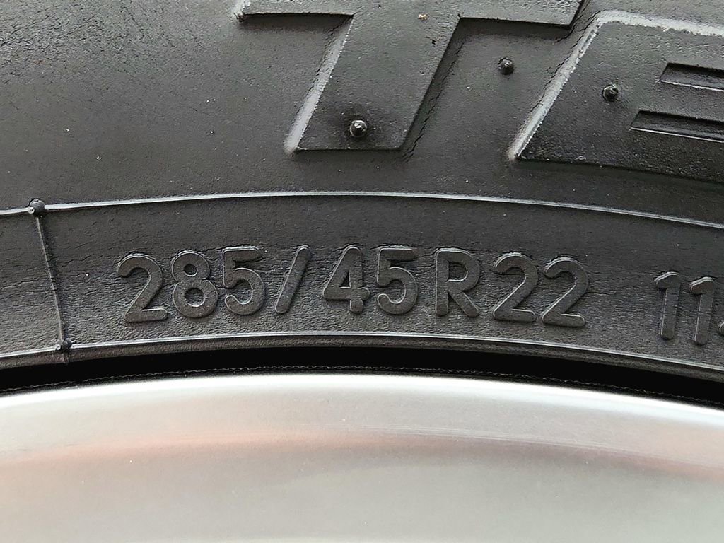 Used 2019 Cadillac Escalade ESV Luxury image 43