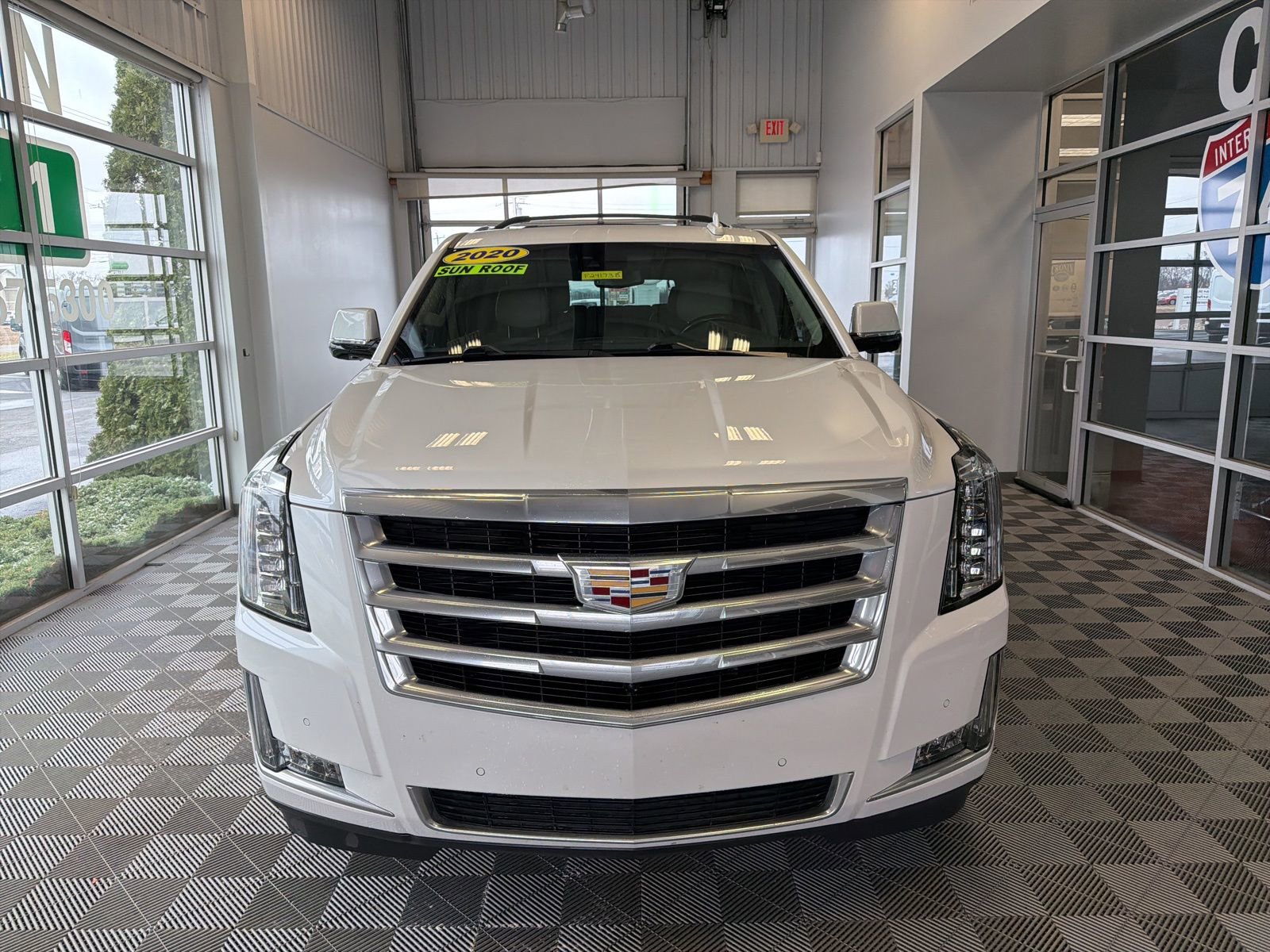 Used 2020 Cadillac Escalade ESV Luxury image 2