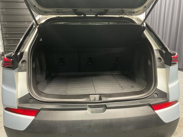 Used 2023 Chevrolet Bolt EUV LT w/ Convenience Package image 8