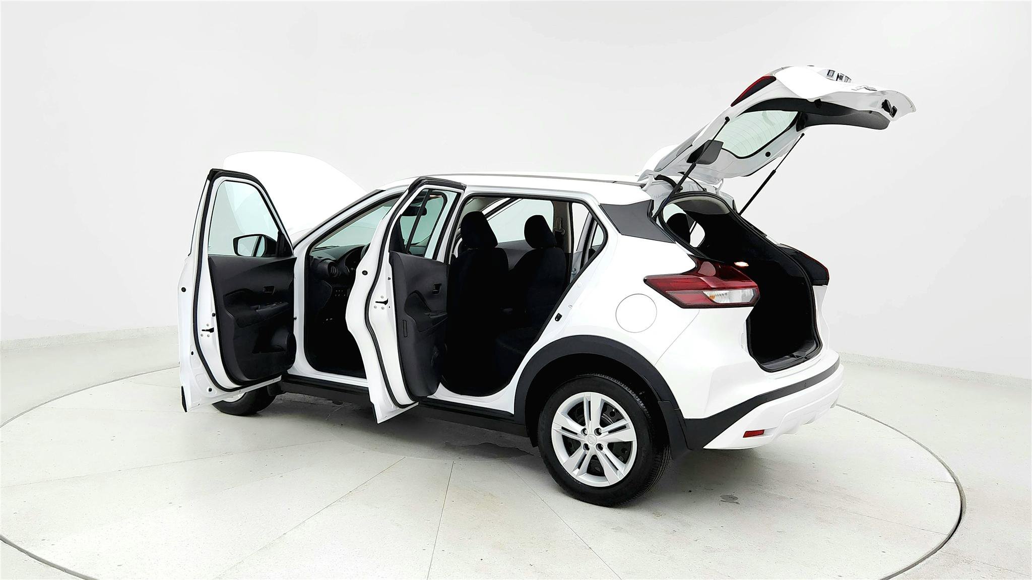 Used 2025 Nissan Kicks Play S FWD image 10