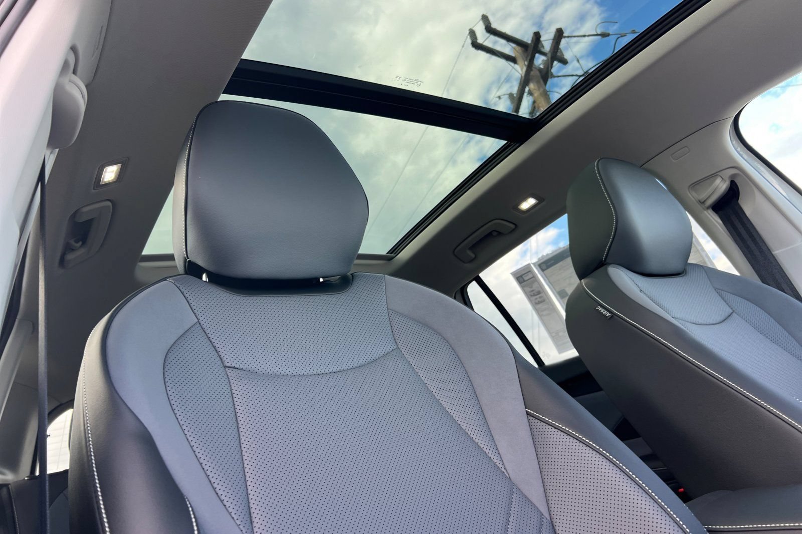 New 2026 Volkswagen Tiguan SE AWD/4WD image 17