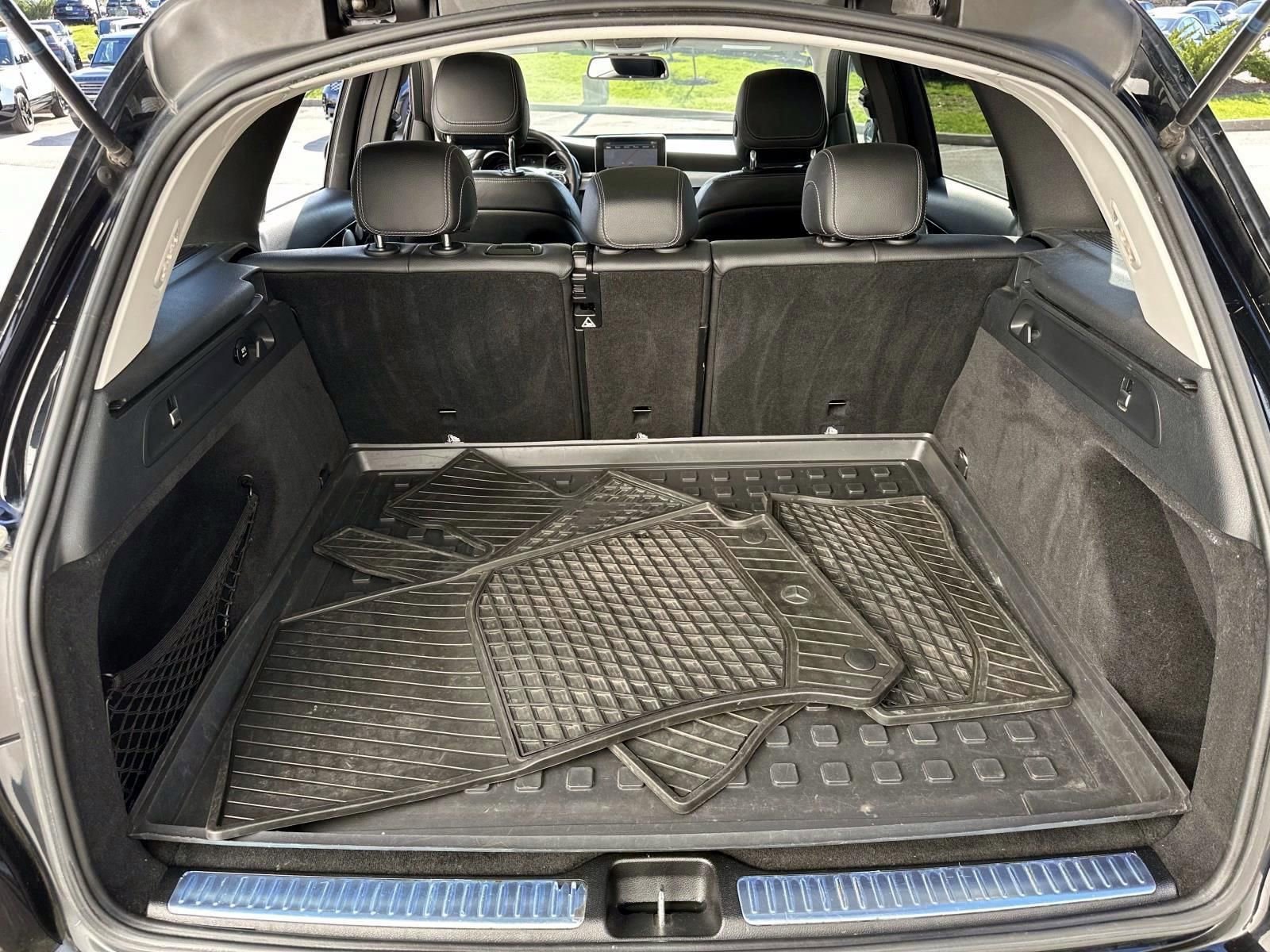 Used 2017 Mercedes-Benz GLC 300 4MATIC image 9