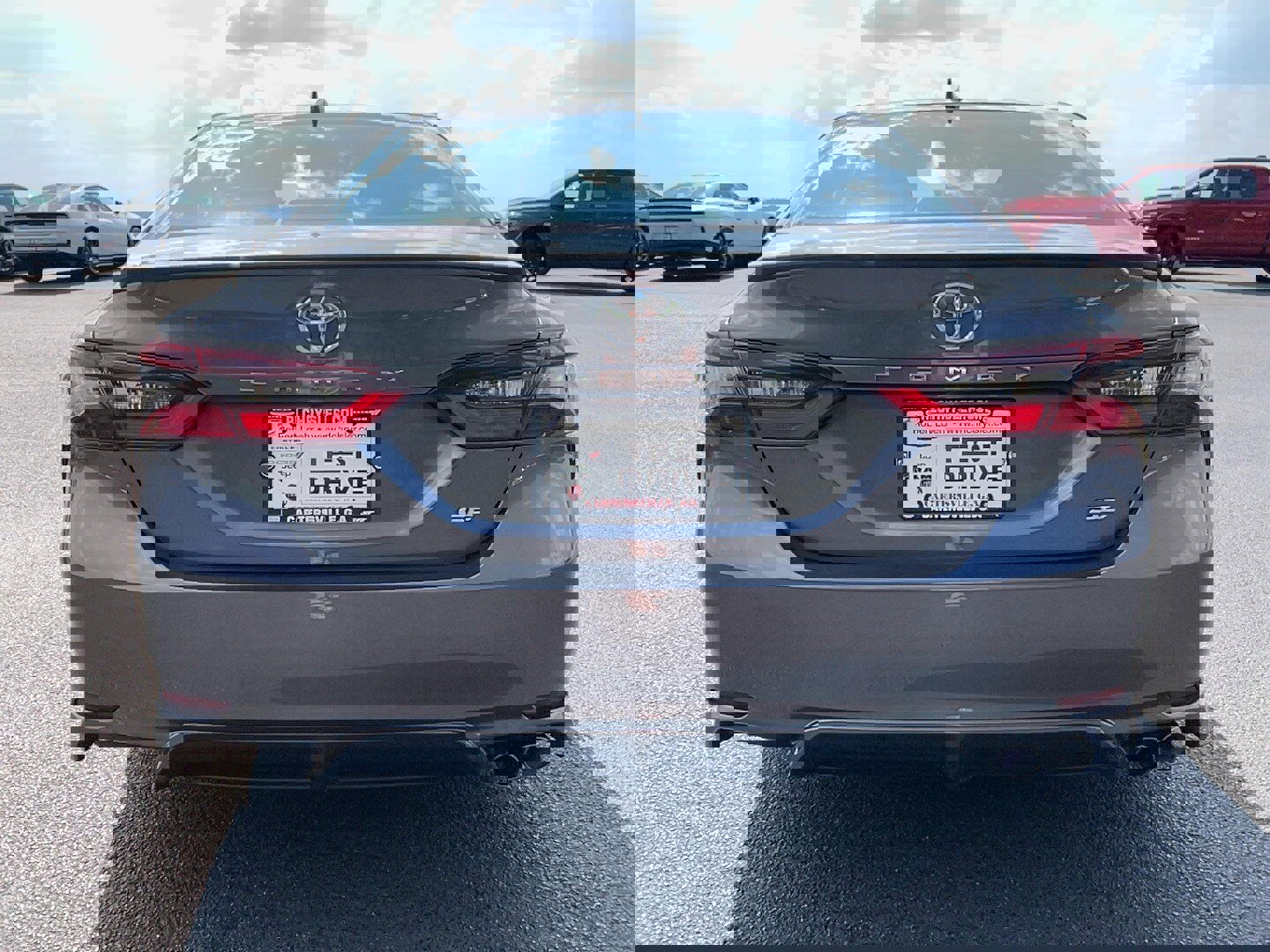 Used 2023 Toyota Camry SE FWD image 6