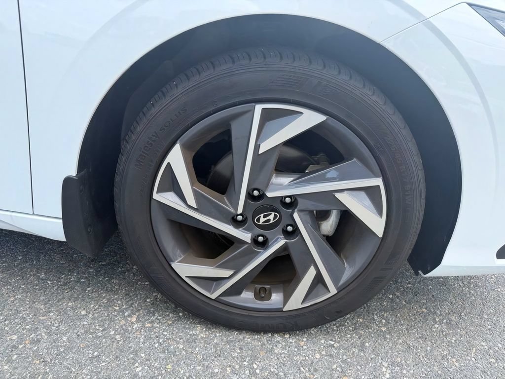 Used 2025 Hyundai Elantra Sport FWD image 35