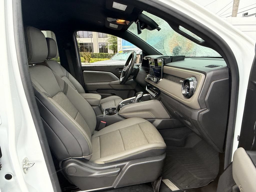 Certified 2024 Chevrolet Colorado ZR2 w/ ZR2 Convenience Package III AWD/4WD image 17