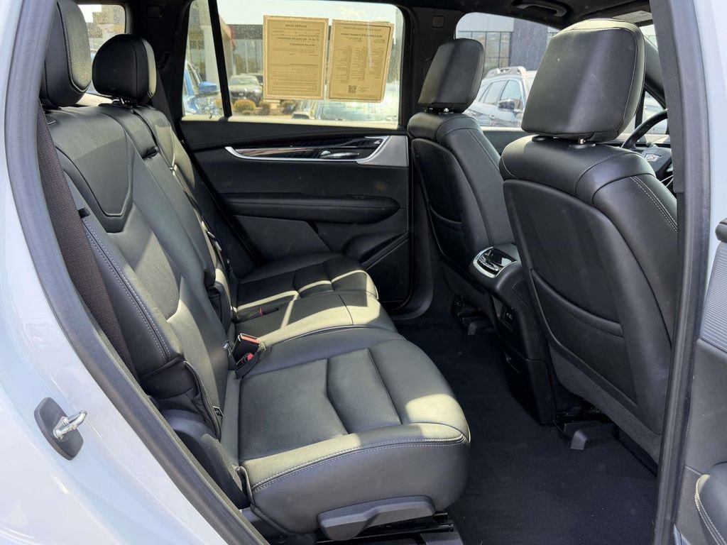 Certified 2022 Cadillac XT6 Premium Luxury w/ Technology Package image 13