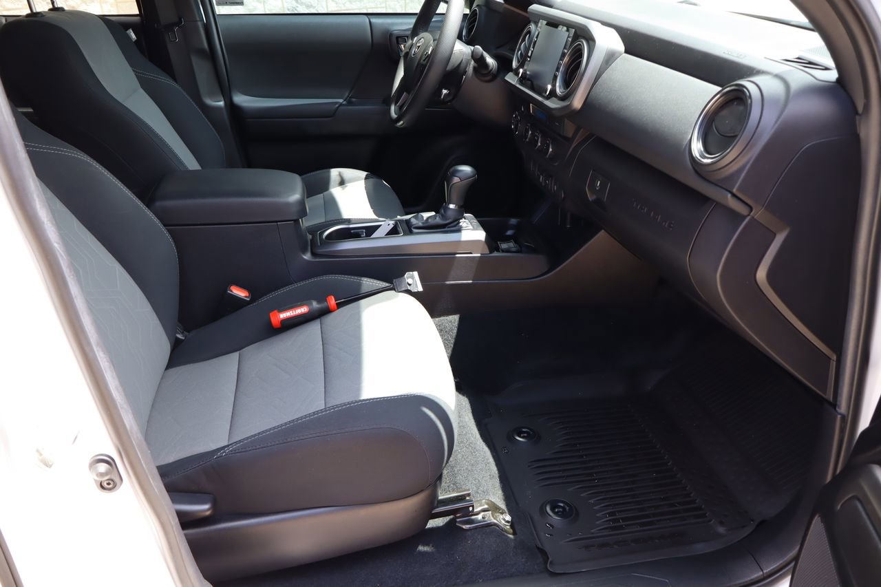 Used 2021 Toyota Tacoma TRD Sport w/ Technology Package AWD/4WD image 16