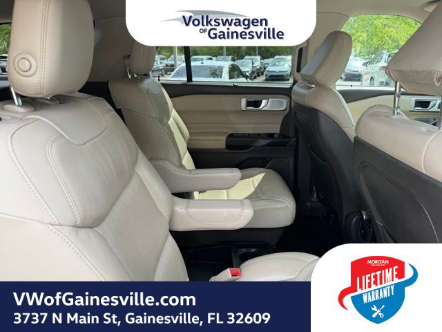 Used 2020 Ford Explorer Platinum w/ Premium Technology Package AWD/4WD image 8