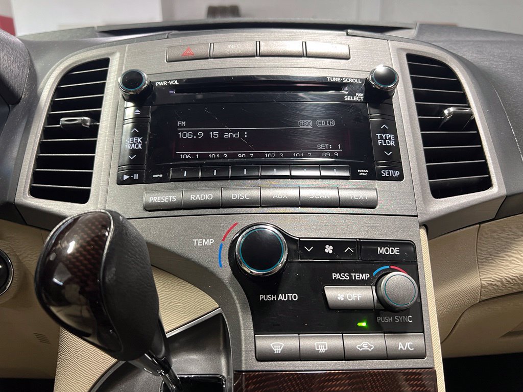 Used 2010 Toyota Venza AWD image 26