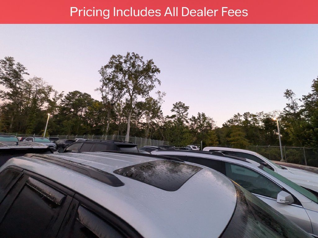 Used 2024 Jeep Grand Cherokee Altitude RWD image 9