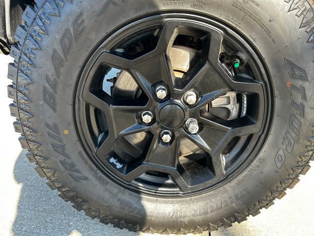 Used 2023 Jeep Gladiator Willys image 36