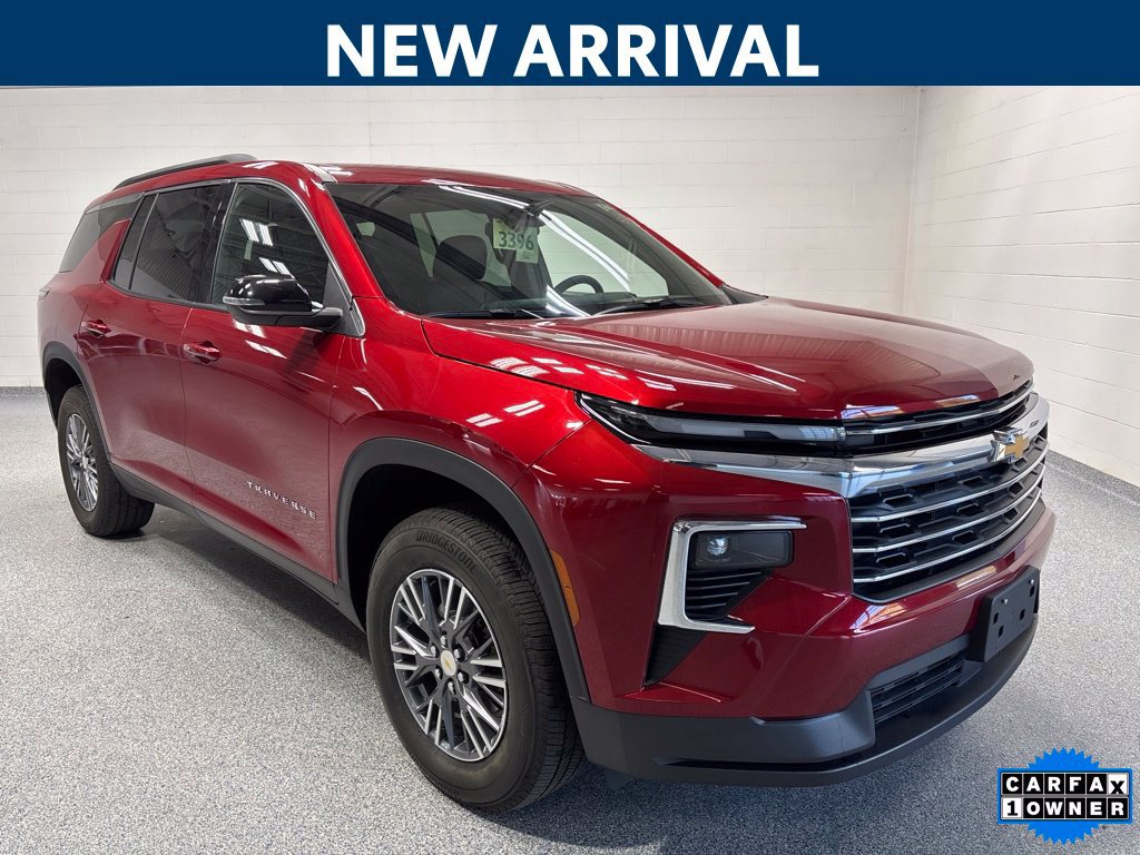 Used 2026 Chevrolet Traverse LT