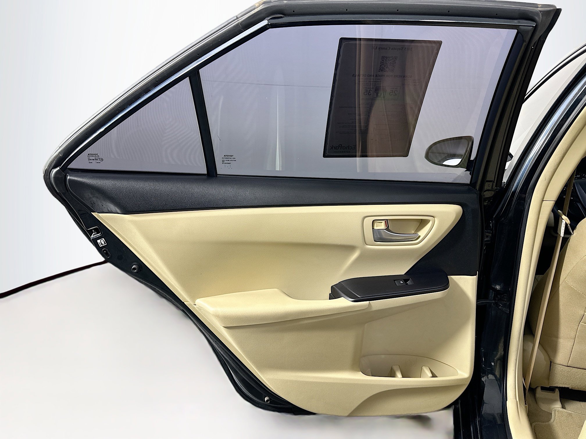 Used 2015 Toyota Camry LE FWD image 24