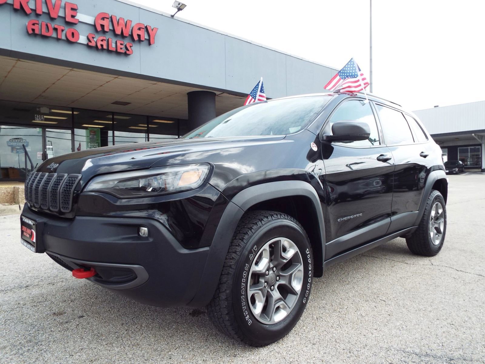 Used 2019 Jeep Cherokee Trailhawk w/ Cold Weather Group