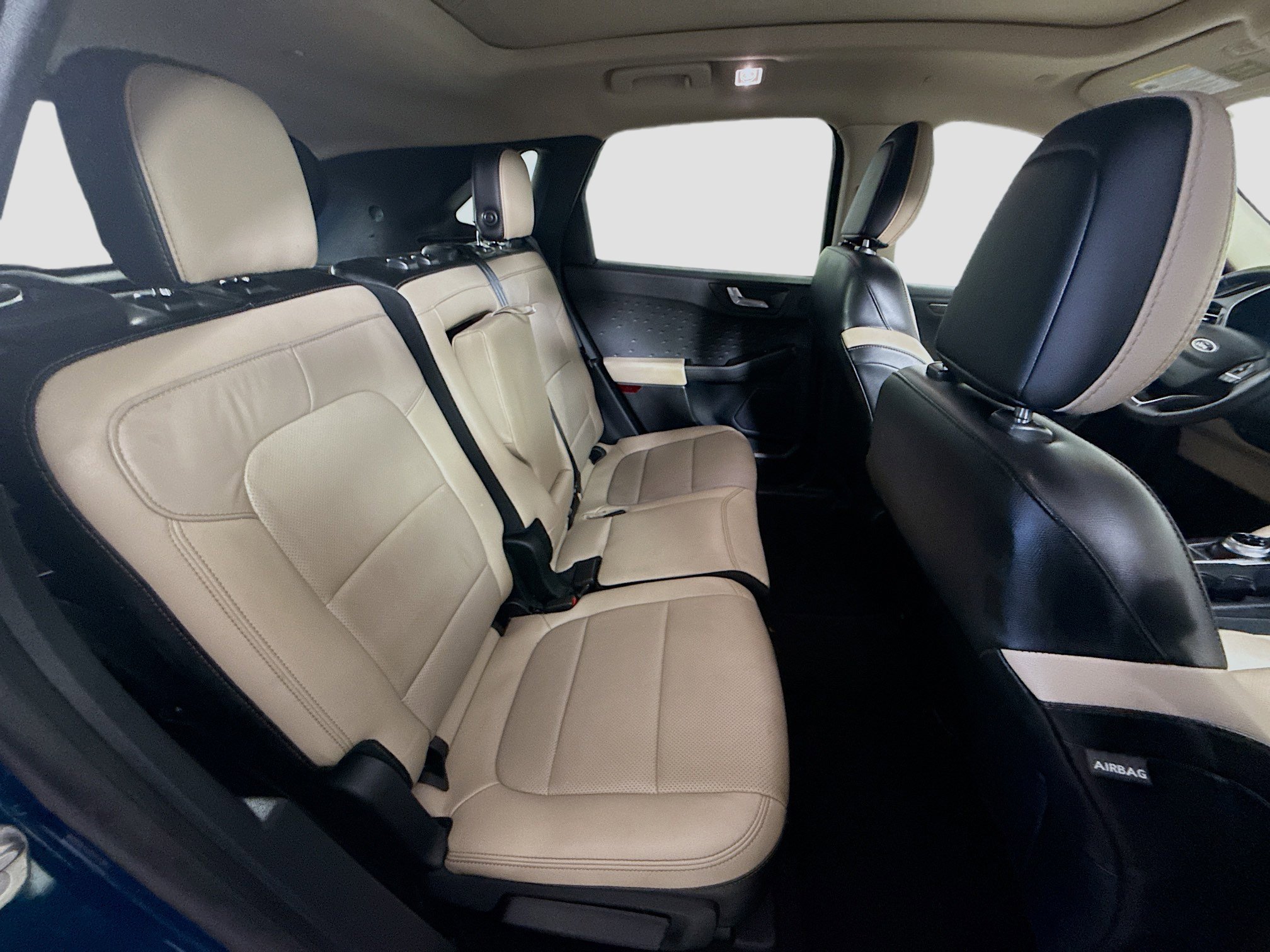 Used 2020 Ford Escape Titanium image 27