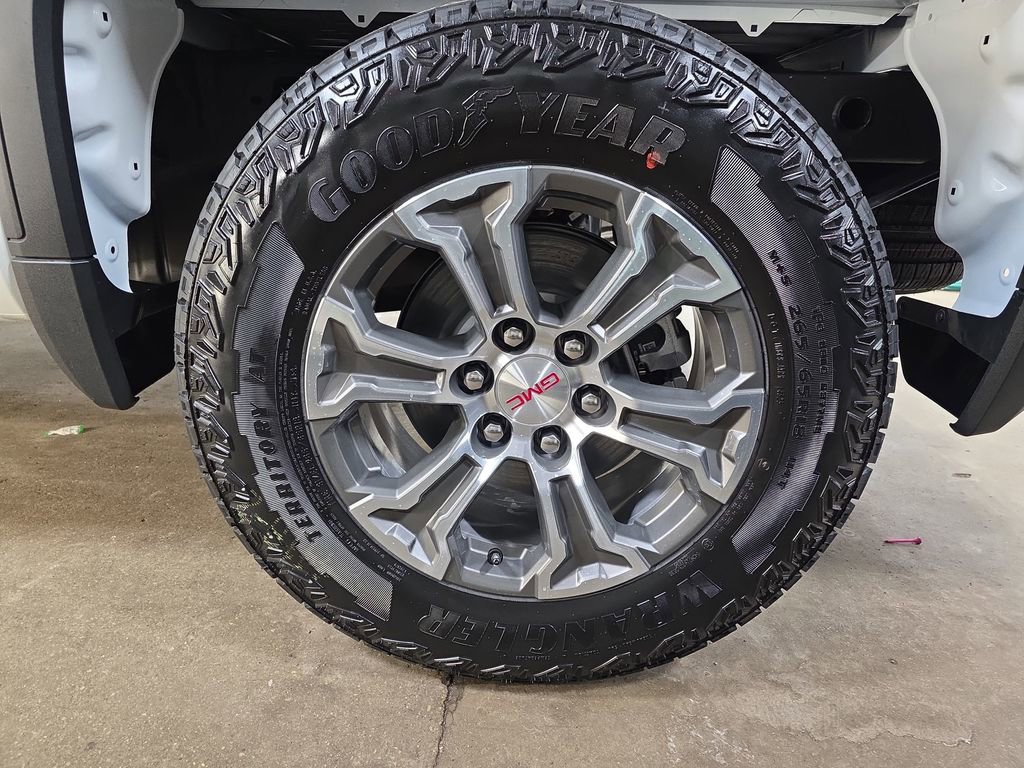 New 2026 GMC Sierra 1500 SLE image 31