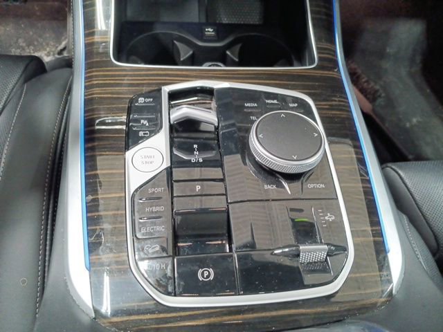 Used 2025 BMW X5 xDrive50e image 18